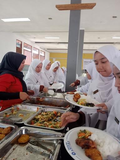 RUMAH MAKAN AMPERA SINDANGKASIH