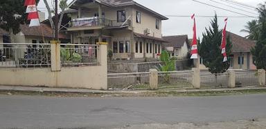 LONTONG SAYUR & SOTO DAPUR RUMAH ANIE