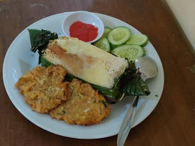 NASI BAKAR MOZARELLA UMI ADE