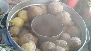 BAKSO NGANGENI BU TUTIK