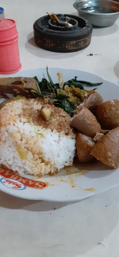 AMPERA GOYANG LIDAH NASI PADANG