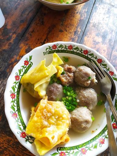 BAKSO KAMPUNG CAK SILAN