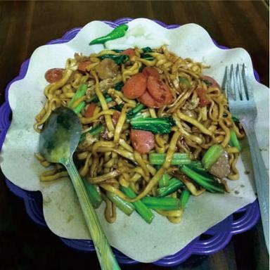 BEGUYUR SPESIAL NASIGORENG, BAKMIE, & CAPCAY