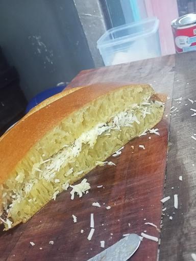 MARTABAK & TERANG BULAN SOPONYONO