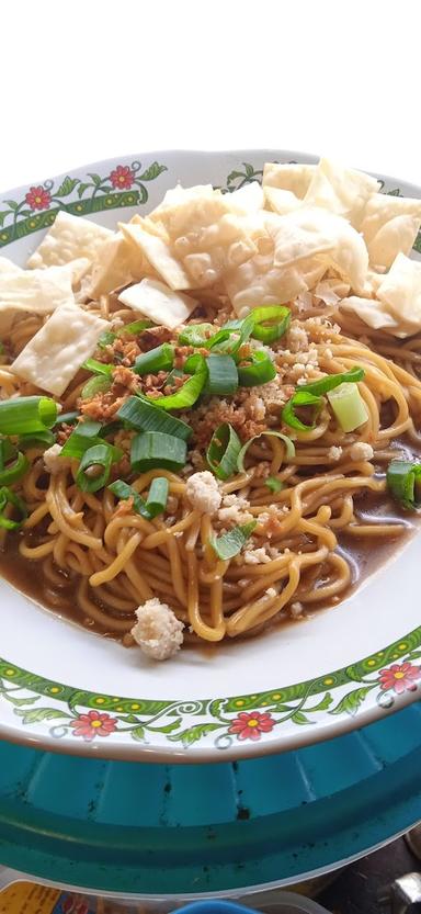 KEDAI MIE PEDAS