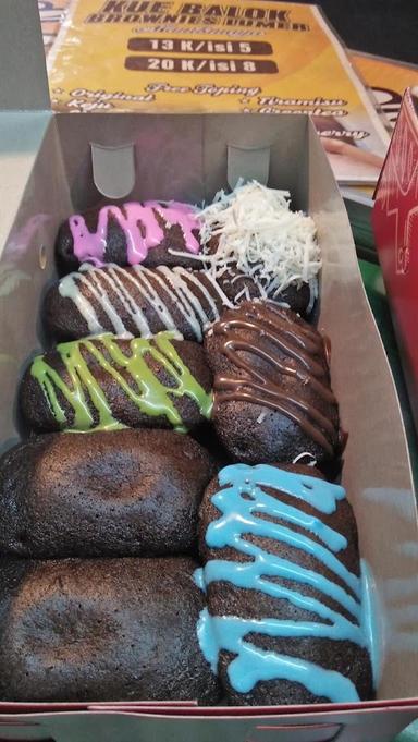 KUE BALOK BROWNIES LUMER MANIKMAYA