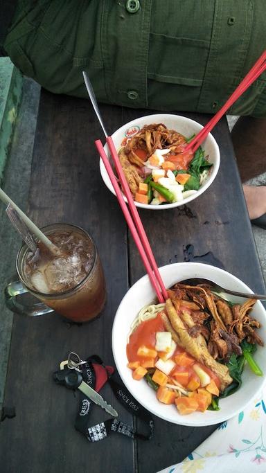 MIE AYAM BANG KUMIS