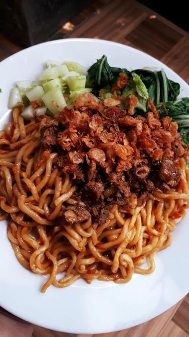 MIE AYAM GORENG MBAK MENIK