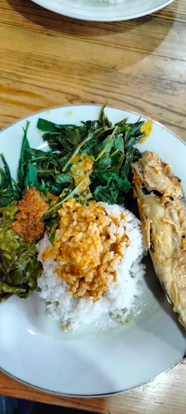 NASI PADANG KAWAN LAMO