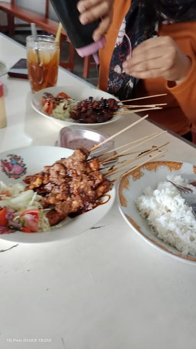 SATE KAMBING & AYAM HANDAYANI