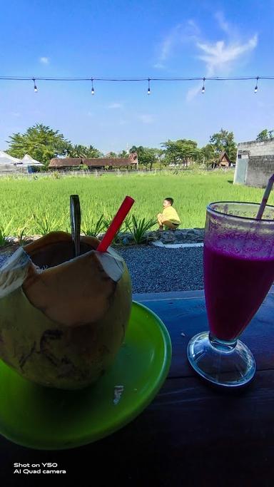 WARUNG BU SUM SPESIAL LOTEK - TAHU GULING- SOTO AYAM KAMPUNG-PENYETAN