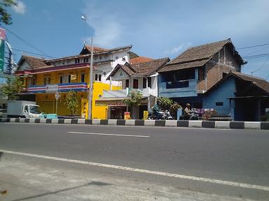 WARUNG SOTO & BAKSO PAK PAINO