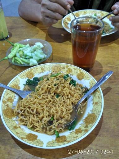 WARUNG MIE PAK KARNI