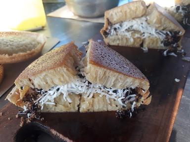 MARTABAK MINI & CREPES “HAIKAL” UMKM UMP