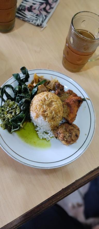 MASAKAN PADANG PUTRA KEMBAR