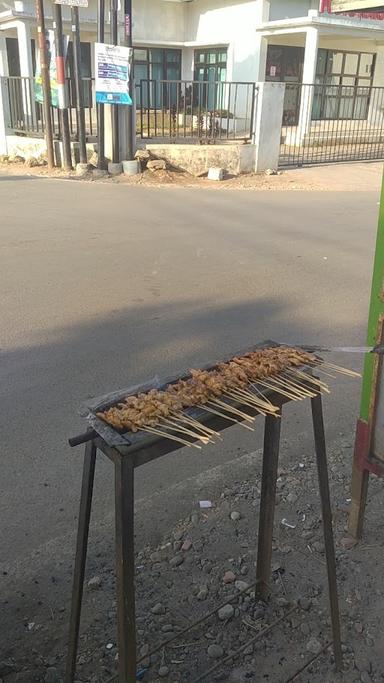 SATE AYAM PAK MAMEUMKMUMP