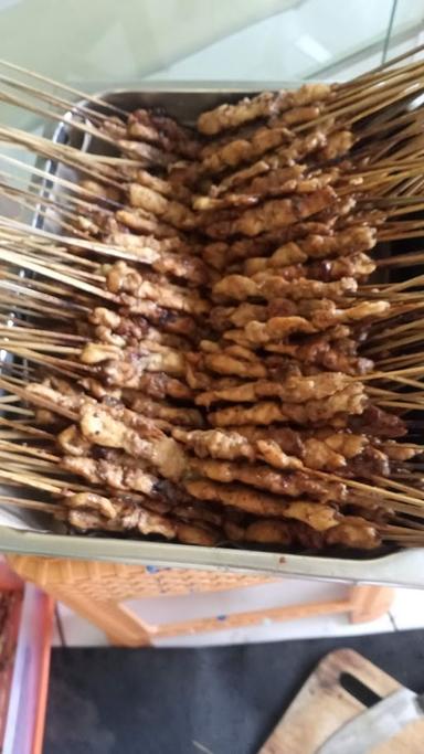 SATE AYAM WARUNG POJOK