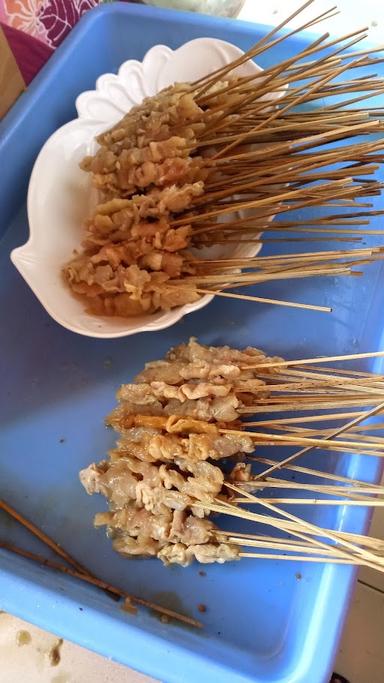 SATE AYAM WARUNG POJOK