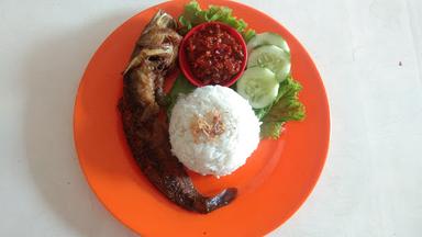 WARUNG MAKAN MBEKAYUNE