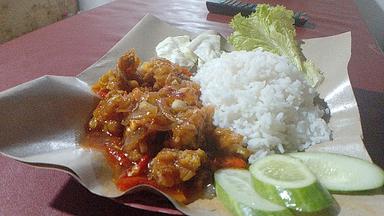 AYAM PENYET MELEJIT