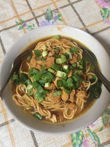 MIE AYAM PAK DARYO