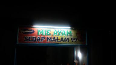 MIE AYAM SEDAP MALAM