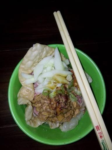 MIE PETEK PELANGI