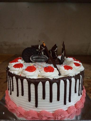 BOLU ENGGAL JAYA BIRTHDAY CAKE