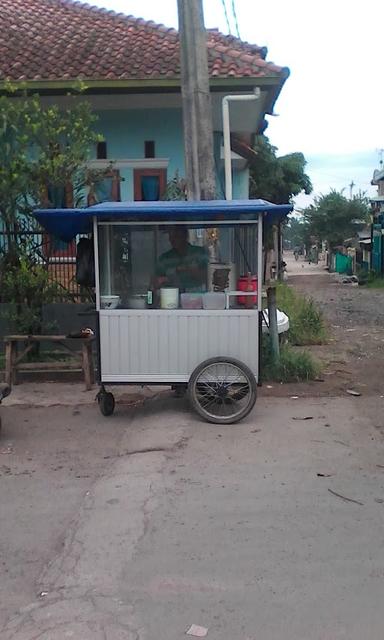 BUBUR MANG UYET