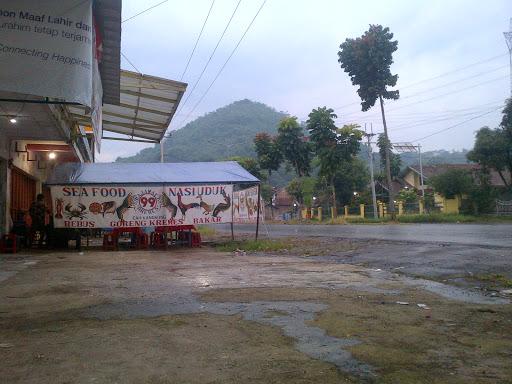 RAJAWALI 99 WARUNG MAKAN AYAM GORENG DAN SEA FOOD