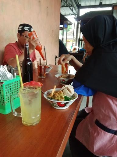 BAKSO TENIS DAN MIE AYAM CAK ARIS