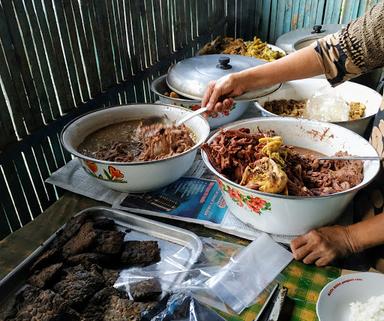 GUDEG MANGGAR NY SENENG