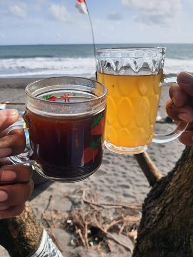 LESEHAN PANTAI BARU  PAK IWAN 