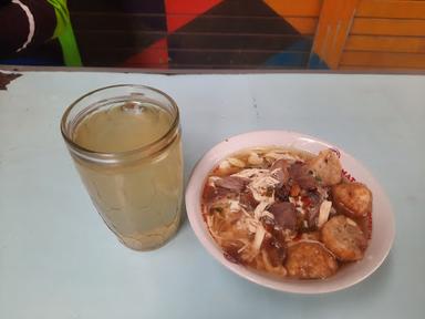 SOTO DAN BAKSO PAK KUMIS