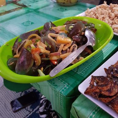 WARUNG LESEHAN MORO SENENG BU MUJIYAH