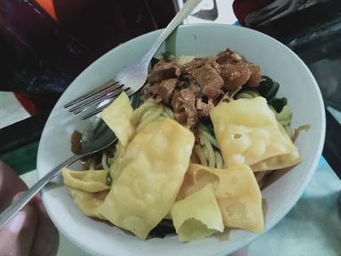 BAKSO & MIE AYAM CAK IPUNG