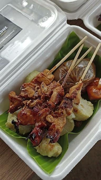 SATE GEDHE & PENTOL ROJO