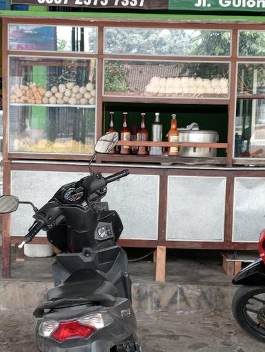 MIE AYAM DAN BAKSO GEJAYAN