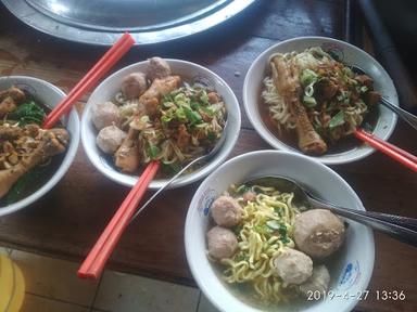 WARUNG BAKSO, MIE AYAM MANGUN2N