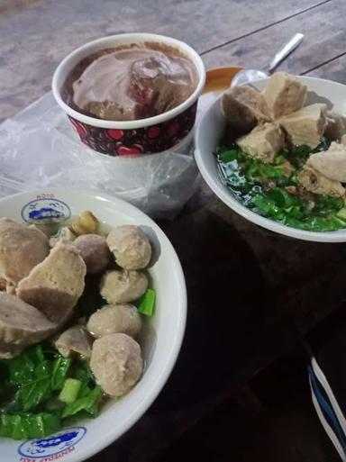 BAKSO & MIE AYAM RAYHAN