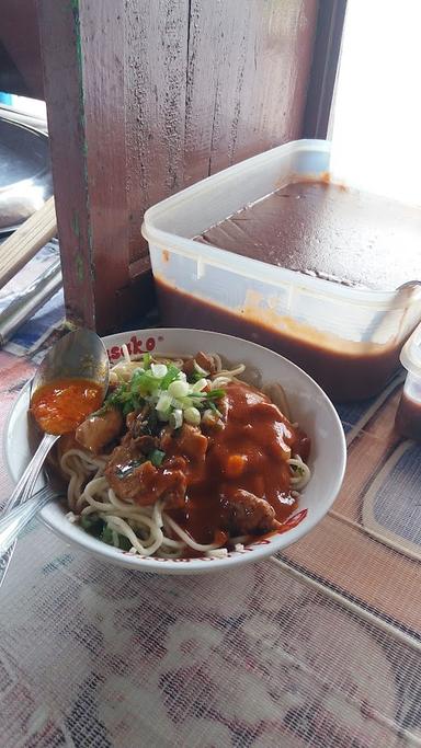 MIE AYAM LADA HITAM BU RASIYAH