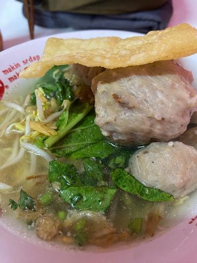 BAKSO & MIE AYAM GOYANG LIDAH