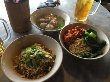 MIE PASAR BARU