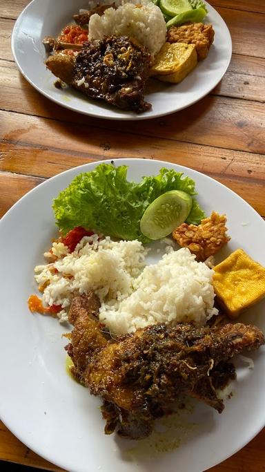 NASI BEBEK LUMPUR