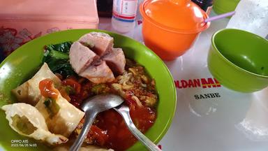 BAKSO & MIE AYAM JARWO