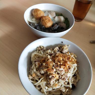 BAKMI PARAHYANGAN