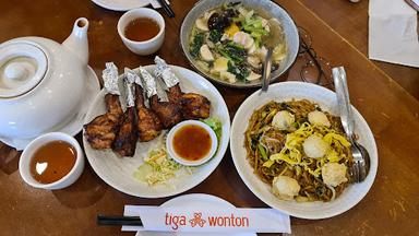 TIGA WONTON - PARIS VAN JAVA