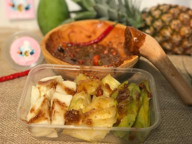 DIBUAHI (SALAD& RUJAK BUAH)