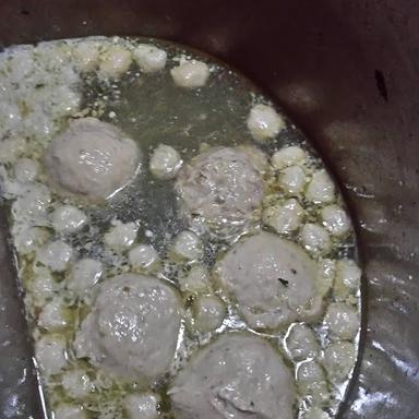 MIE BAKSO BOLA DUNIA