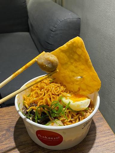 RAMEN NAKOEST!